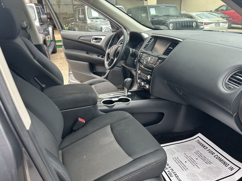 Used 2017 Nissan Pathfinder For Sale