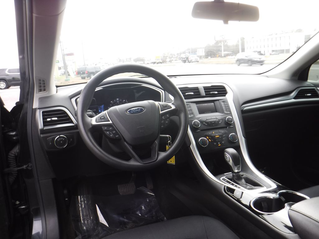 2015 Ford Fusion RZ229548