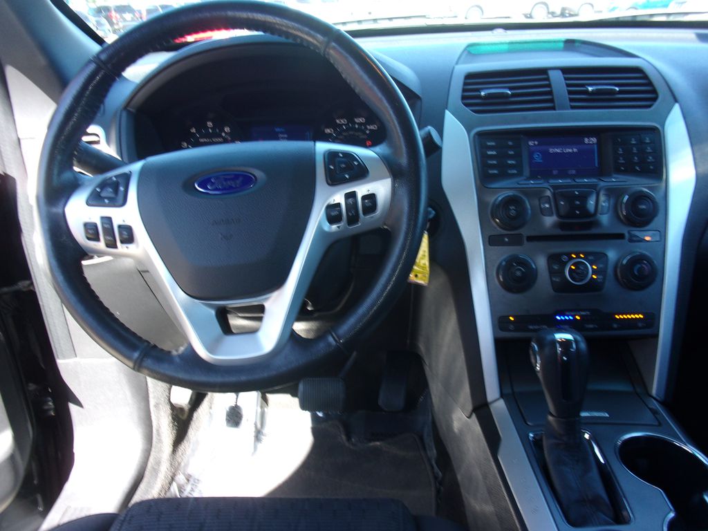 2015 Ford Explorer B46910